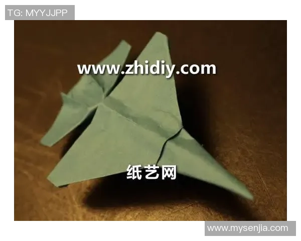 世界足球明星折纸教程视频带你体验纸艺与足球的完美结合